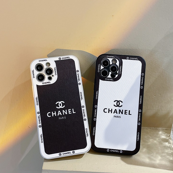 アイフォン xs max ケース シャネル 白黒