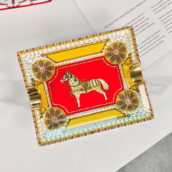 エルメストレイ