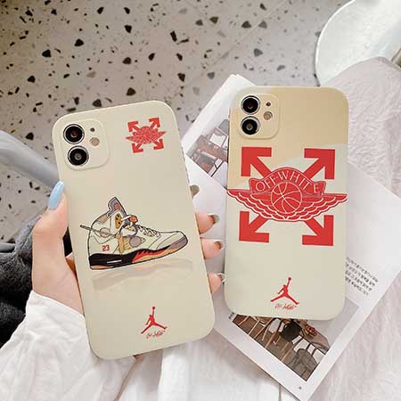 オフホワイト ジョーダンコラボ アイフォン12 12miniケース Off White Iphone12 Pro Maxカバー ブランドjordan Iphone 11 11pro 携帯ケース 経典柄 スポーツかっこいい スマホケース くつ柄 若者愛用