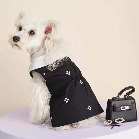 ワンちゃん服 Chanel 中小型犬 ブラック スカート 流行り オシャレ 犬服 ブランド風 ドレス 黒 Chanel ペット服 春夏用