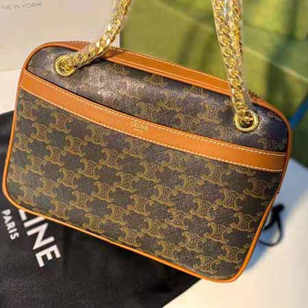 CELINE トリオンフ キャンバス ショルダーバッグ 女性愛用
