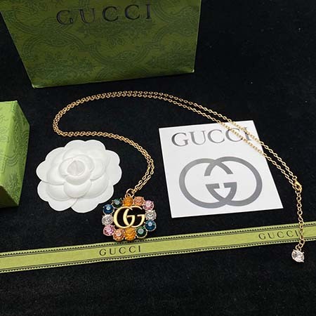 gucciペンダント