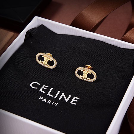 イヤースタッド おすすめ celine