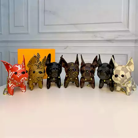 LOUIS VUITTON キーホルダー 犬飾り