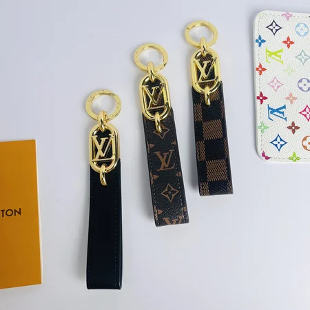ルイヴィトン キーホルダー レザー 革