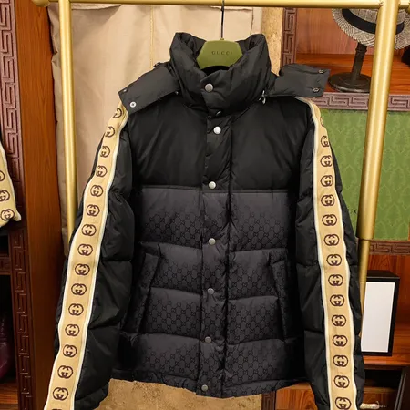 最高级 グッチ  GGジャカード ナイロン ダウンコート