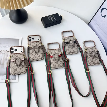 Gucci iphone17/17pro 携帯ケース 縦掛け ショルダー ストラップ付き