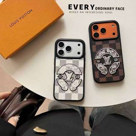 限定コラボ ルイヴィトン×クロームハーツ iphone17pro/17promaxスマホケース ダミエ レザー 刺繍ロゴ