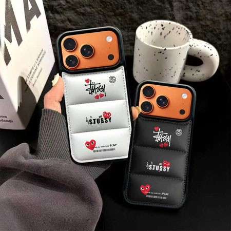 ステューシー Comme des Garçons コラボ iPhone17pro/17promax携帯ケース ダウンジャケット風