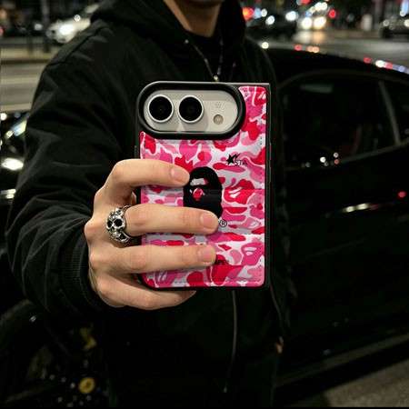 A BATHING APE iphone Duoケース ダウンジャケット風 迷彩柄 猿の顔を かわいい