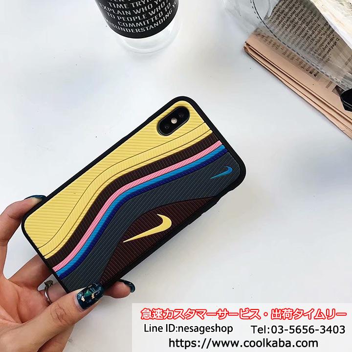 NIKEジャケットケース iPhone8