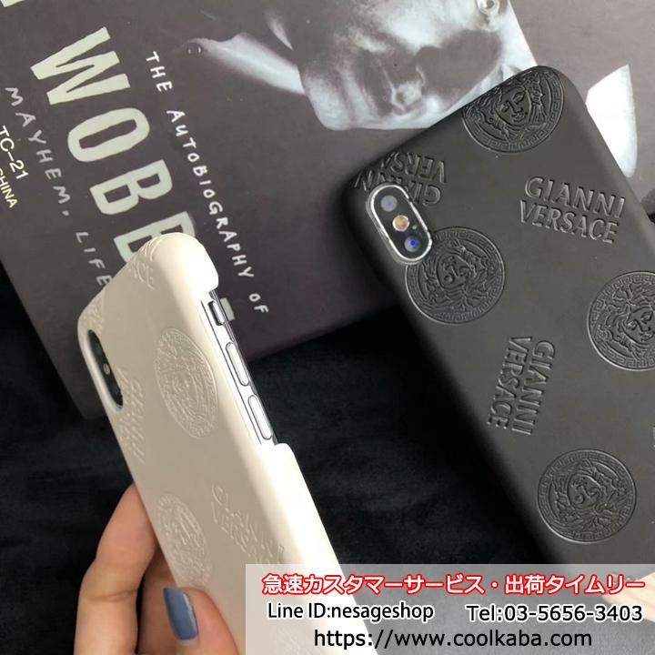 VERSACE iPhoneXSカバー エンボス加工