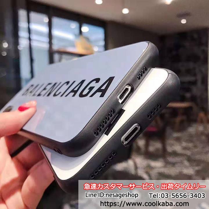 balenciaga iphone15 pro maxケース 流行り