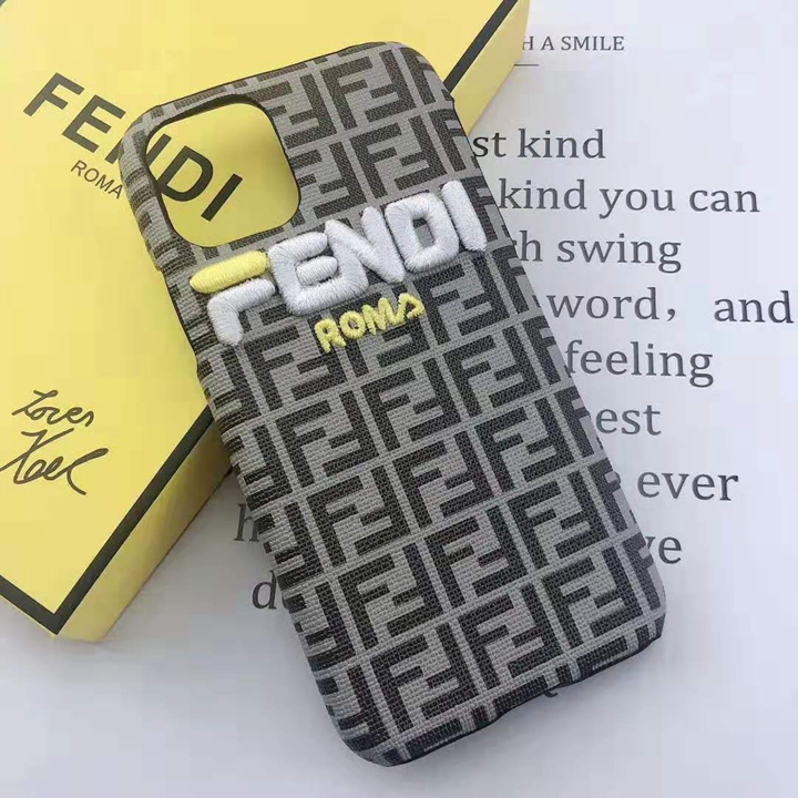 FENDI アイフォンXsMax カバー 立体的