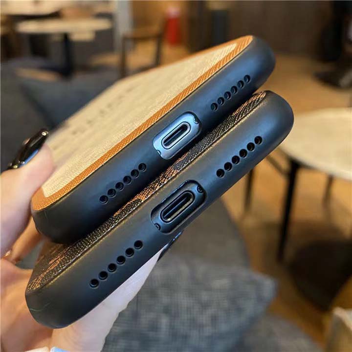 セリーヌ モノグラム iphone16ケース 一体型