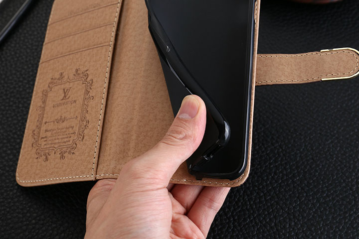 ルイヴィトン iphone14 plusカバー ブランド