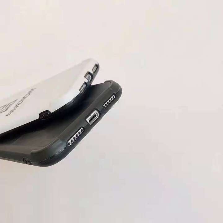 アイフォーンxsスマホケース