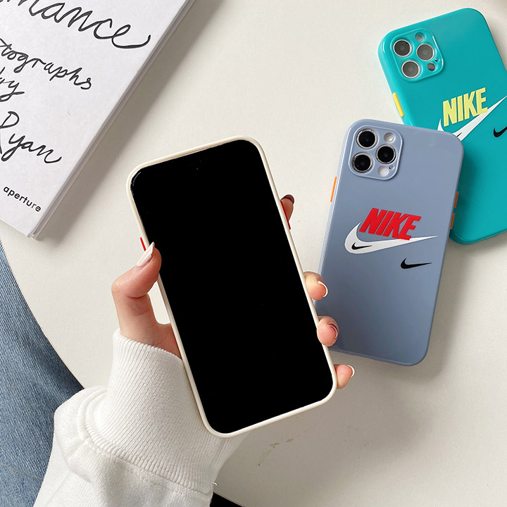 モノグラム風保護ケースアイフォン12/11 Nike