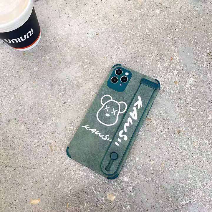 アイフォーン11 安い Kaws カバー