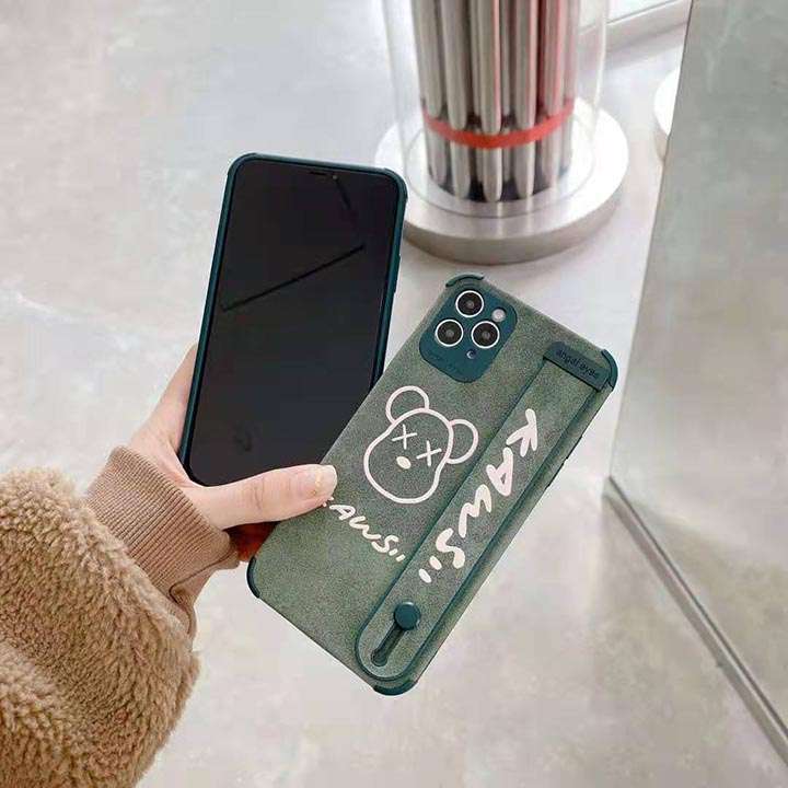 可愛い kaws アイホンxr/xs/xsma 携帯ケース