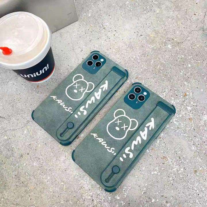 kaws アイフォン 12pro max 可愛い ケース