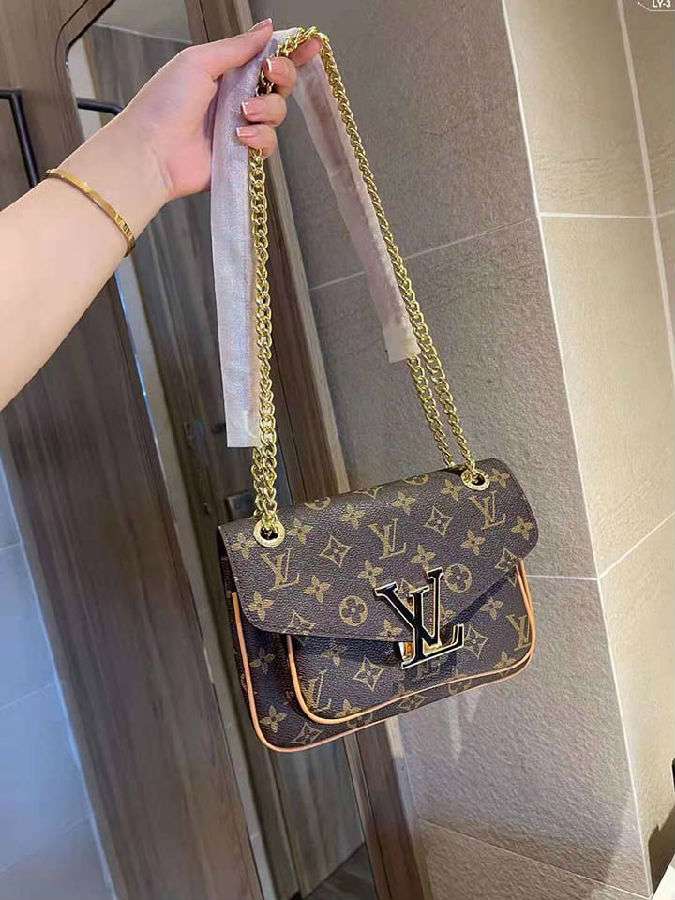 vuitton ショルダーバッグ