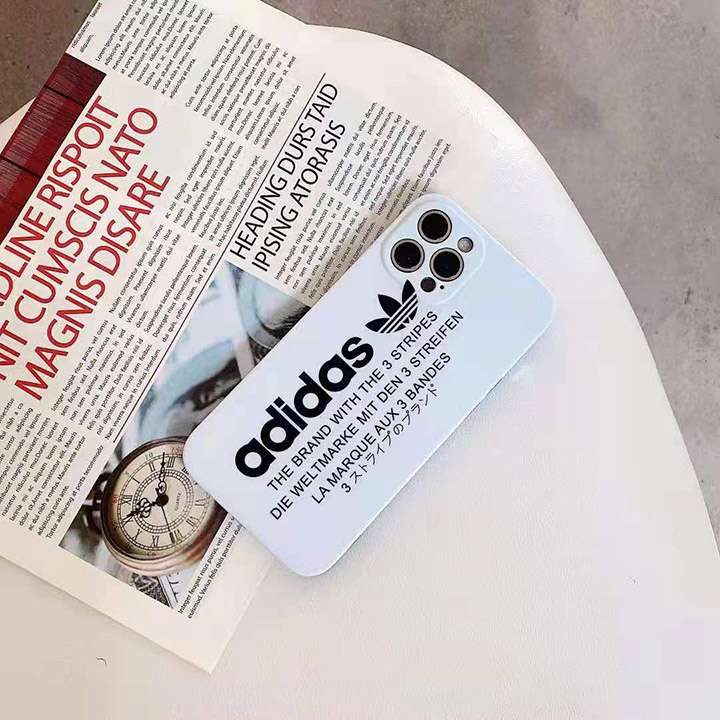 クローバーカバーアイフォーン12 proadidas
