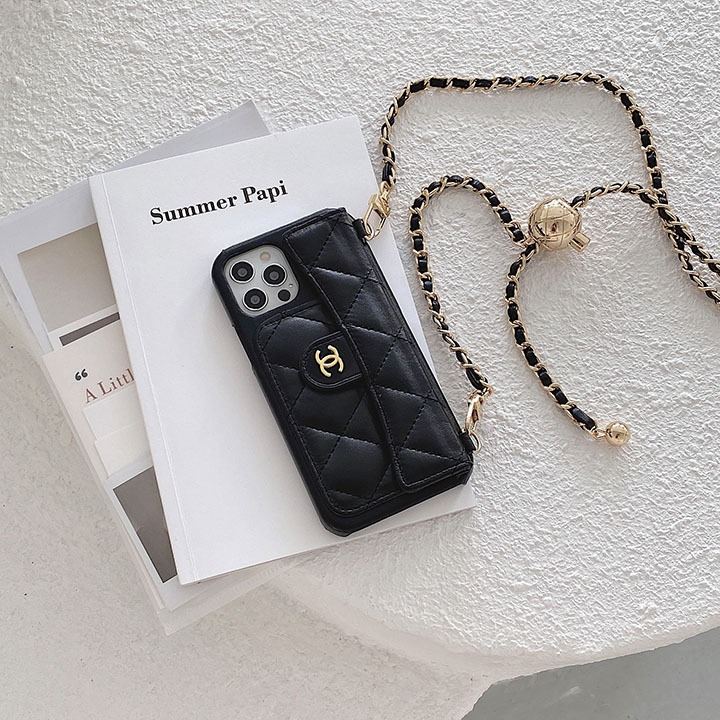 chanel iphone15 proケースチェーン付き