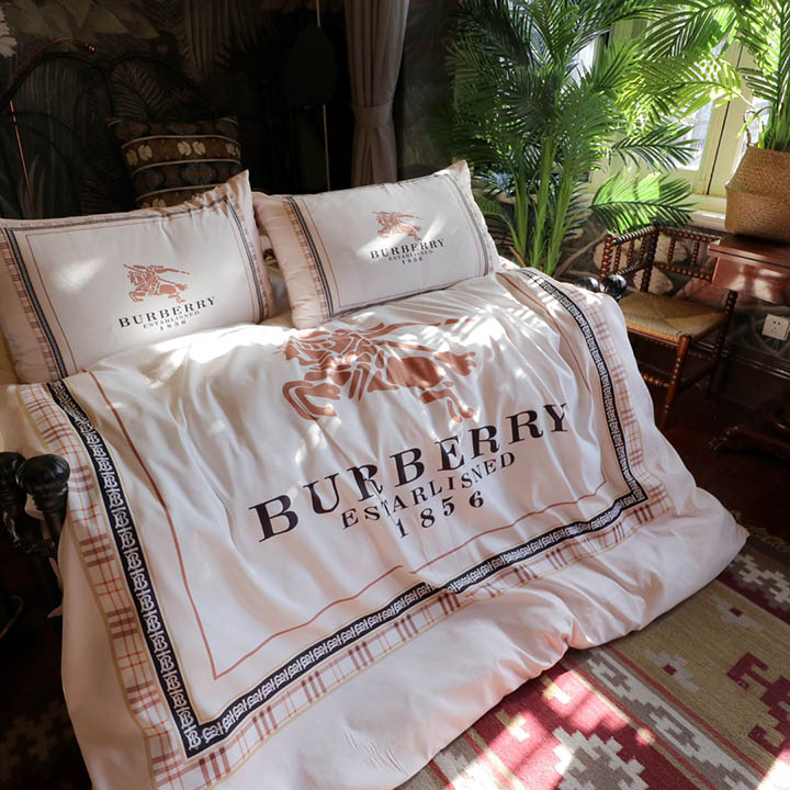 高品質 布団カバーセット バーバリー ロゴ付き 掛け布団カバー2021春夏新作 burberry ブランド寝具 洗濯可 寝具カバー 四季通用