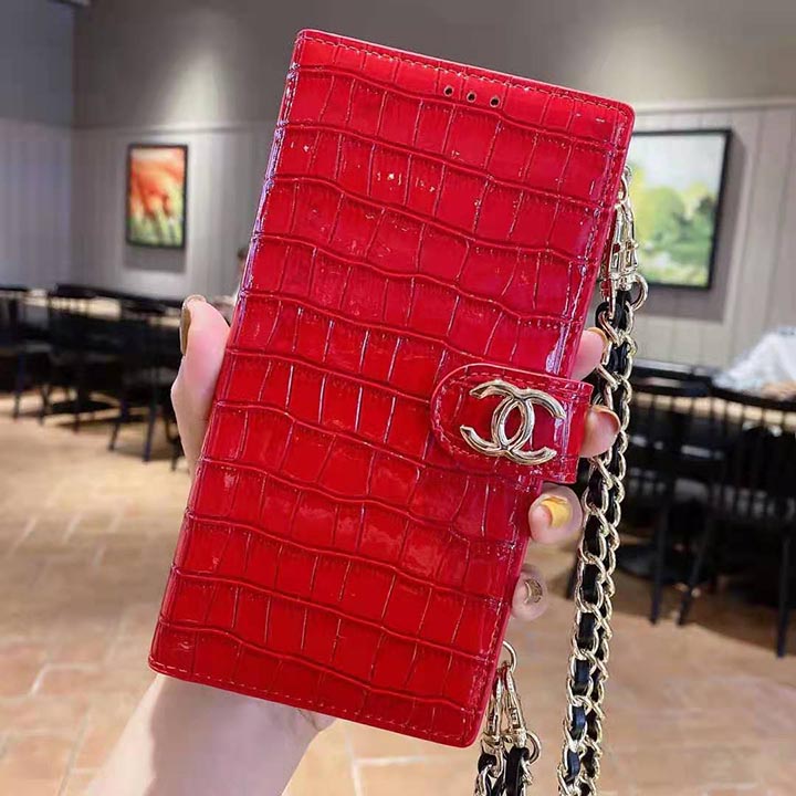 chanel iphone16ケースチェーン付き