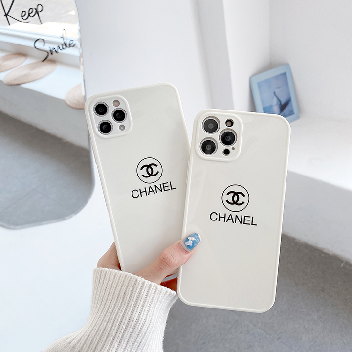 シャネル iphone16ケースホワイト
