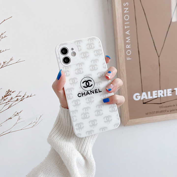 Chanel 流行り iPhone 13 pro ロゴ付き保護ケースchanel アイフォーン 