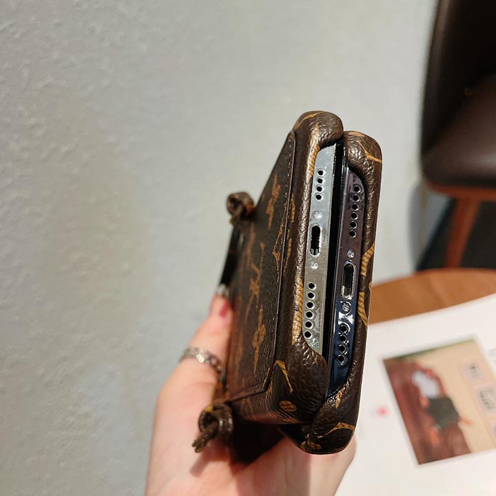 ルイヴィトンiphone11promaxカード収納カバー