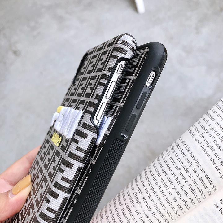 iphoneXSスマホケースFendi流行り