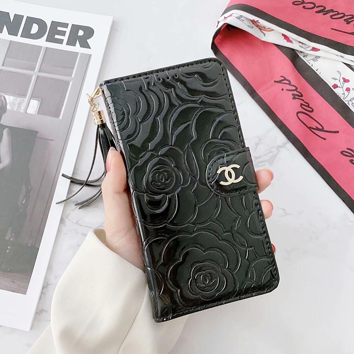 chanel iphone16 pro maxケース カメリア 手帳 型