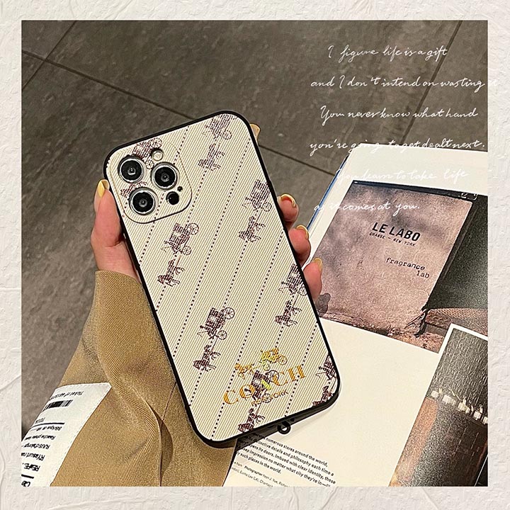 コーチ アイフォーンX エンボス ケース