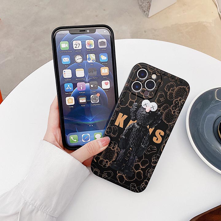 ハイブランド スマホケース カウズ アイフォーン7プラス