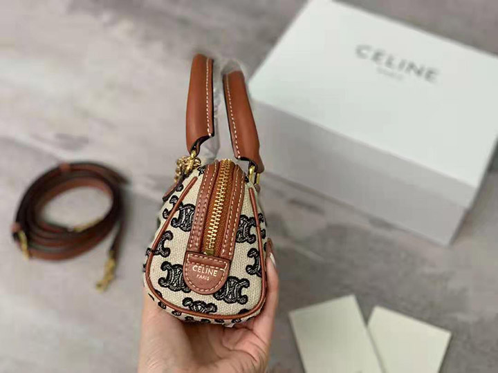 celine クロスボディ