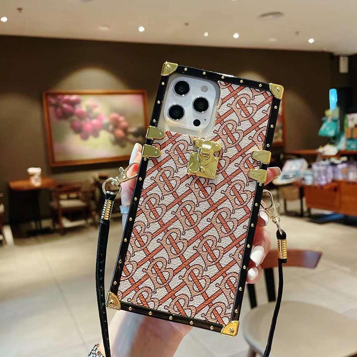Burberry galaxy s25ケース トランクライト