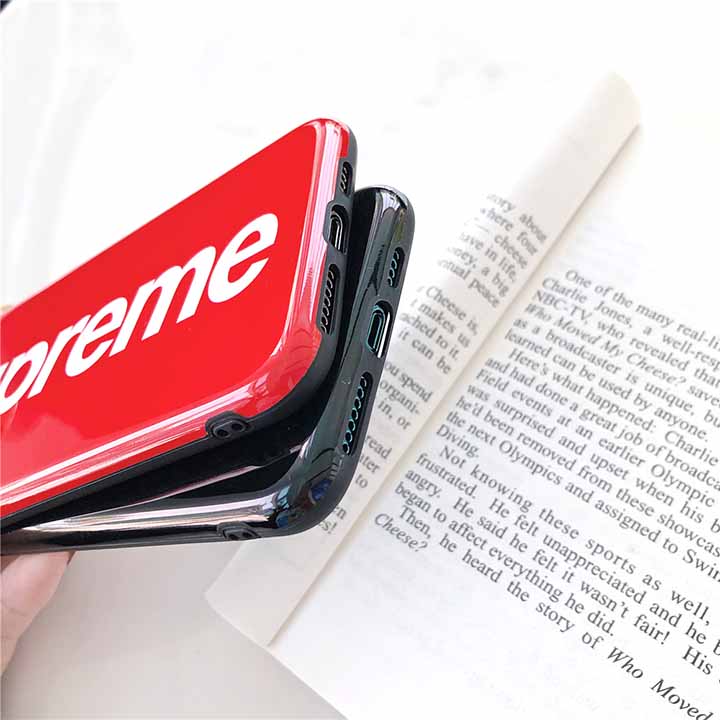 supremeカバーシリコンiPhone xsmax