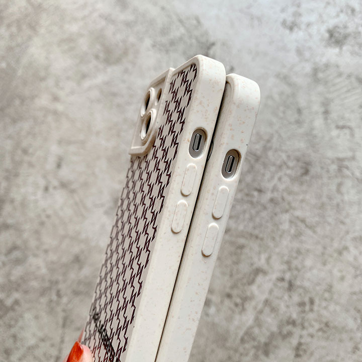 新作の iPhone 13 pro max スマホケース chanel