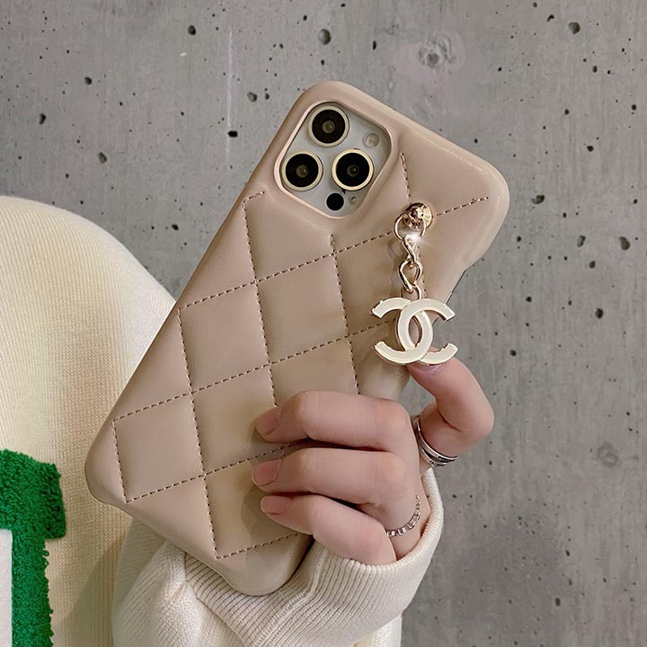 シャネルiphone16ケース ペンダント付き