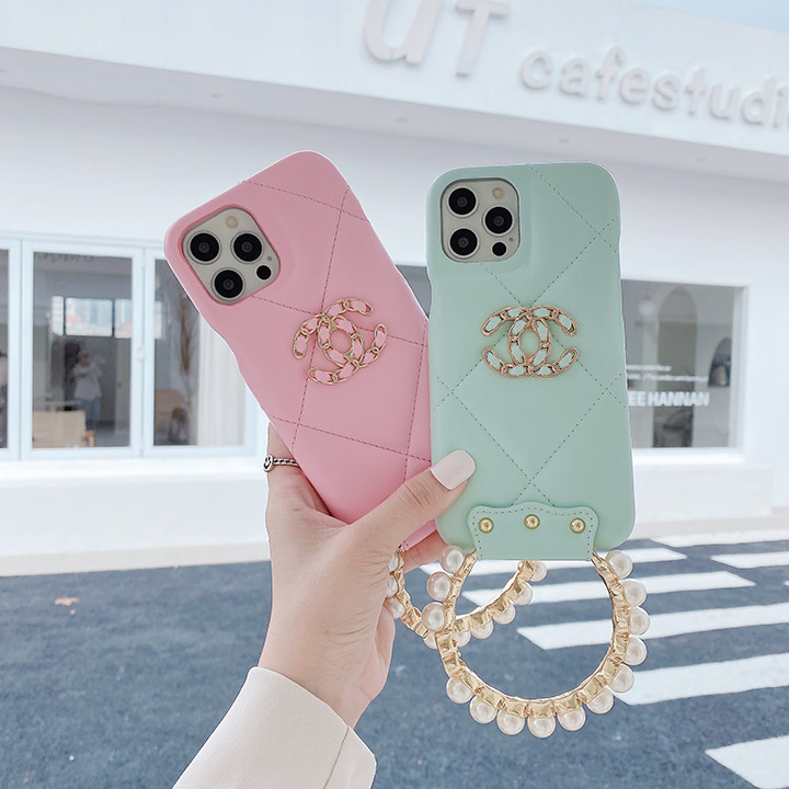 シャネル iphone16ケース ストラップ手首