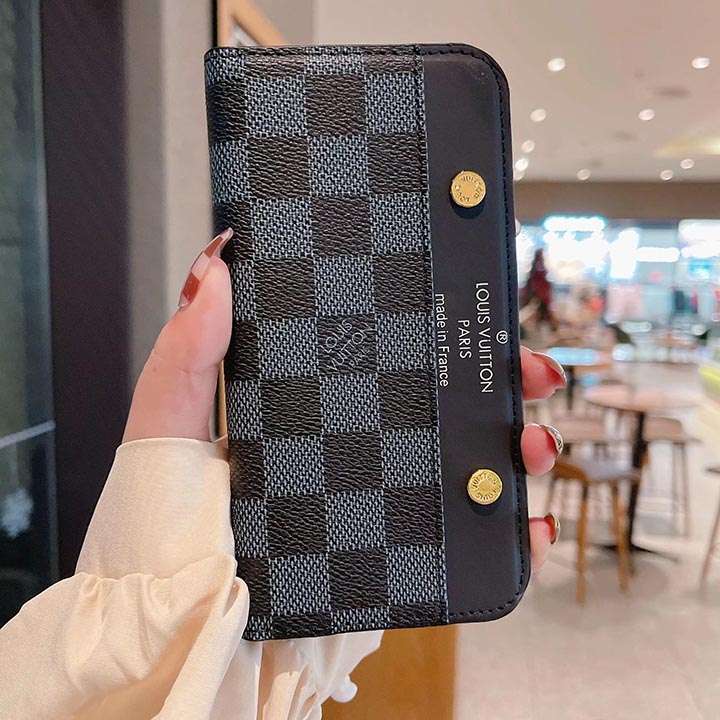 GUCCI iphone16手帳ケースリベット 飾り