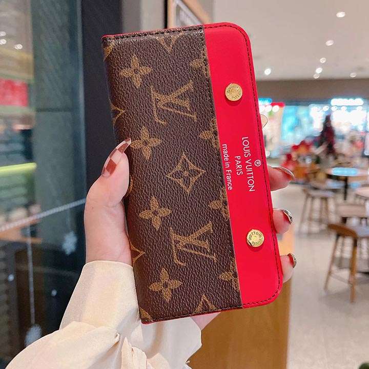 GUCCI iphone16手帳ケースリベット 飾り