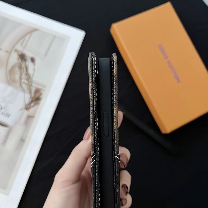 ルイヴィトン コラボ iphone16手帳型ケース