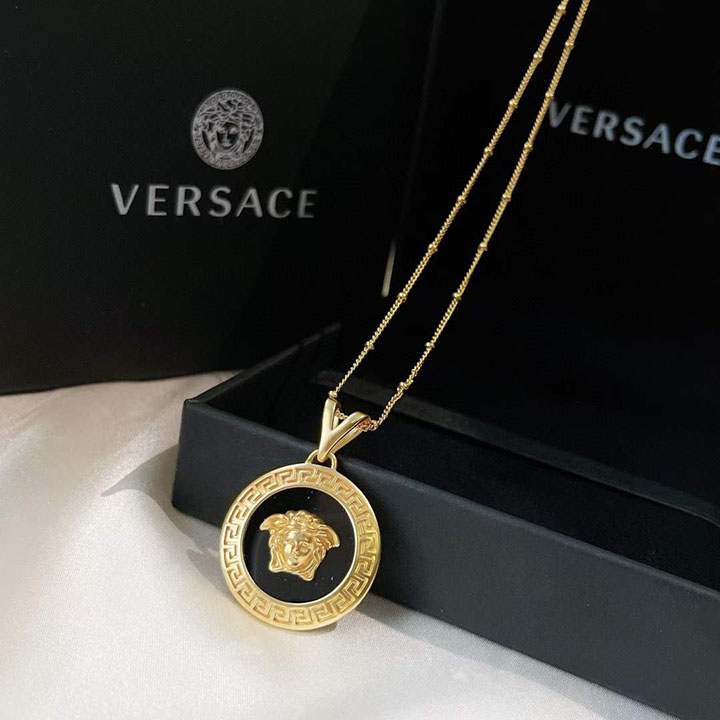 ネックレス 綺麗 versace