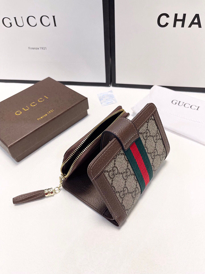 gucci 二つ折り財布 PU