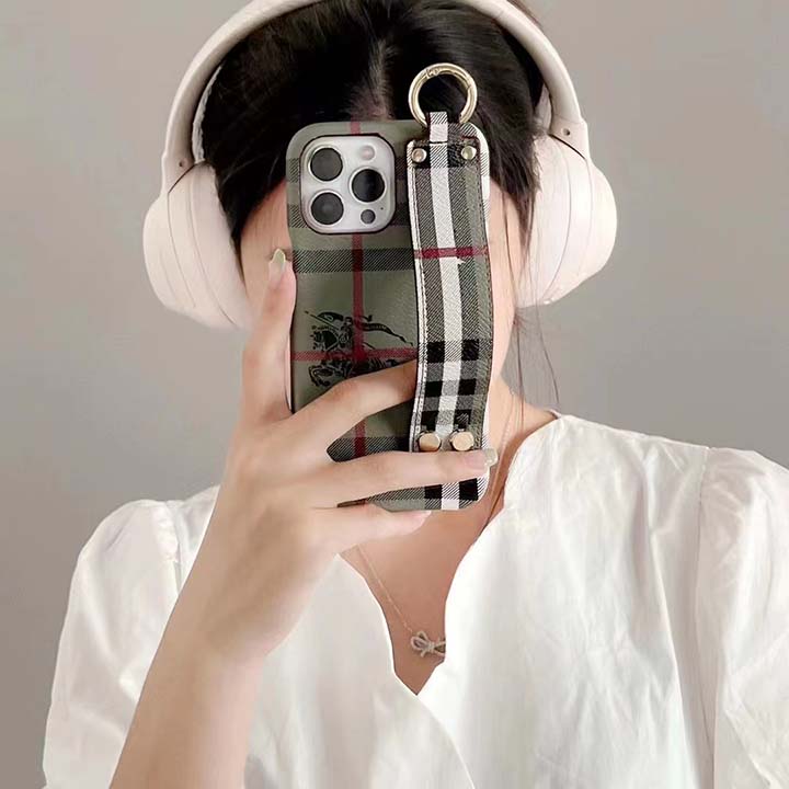 Burberry iPhone 11 pro 芸能人愛用 携帯ケース