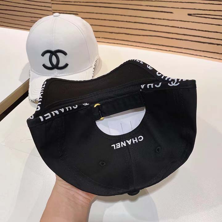 Chanel ベースボールキャップ 白黒